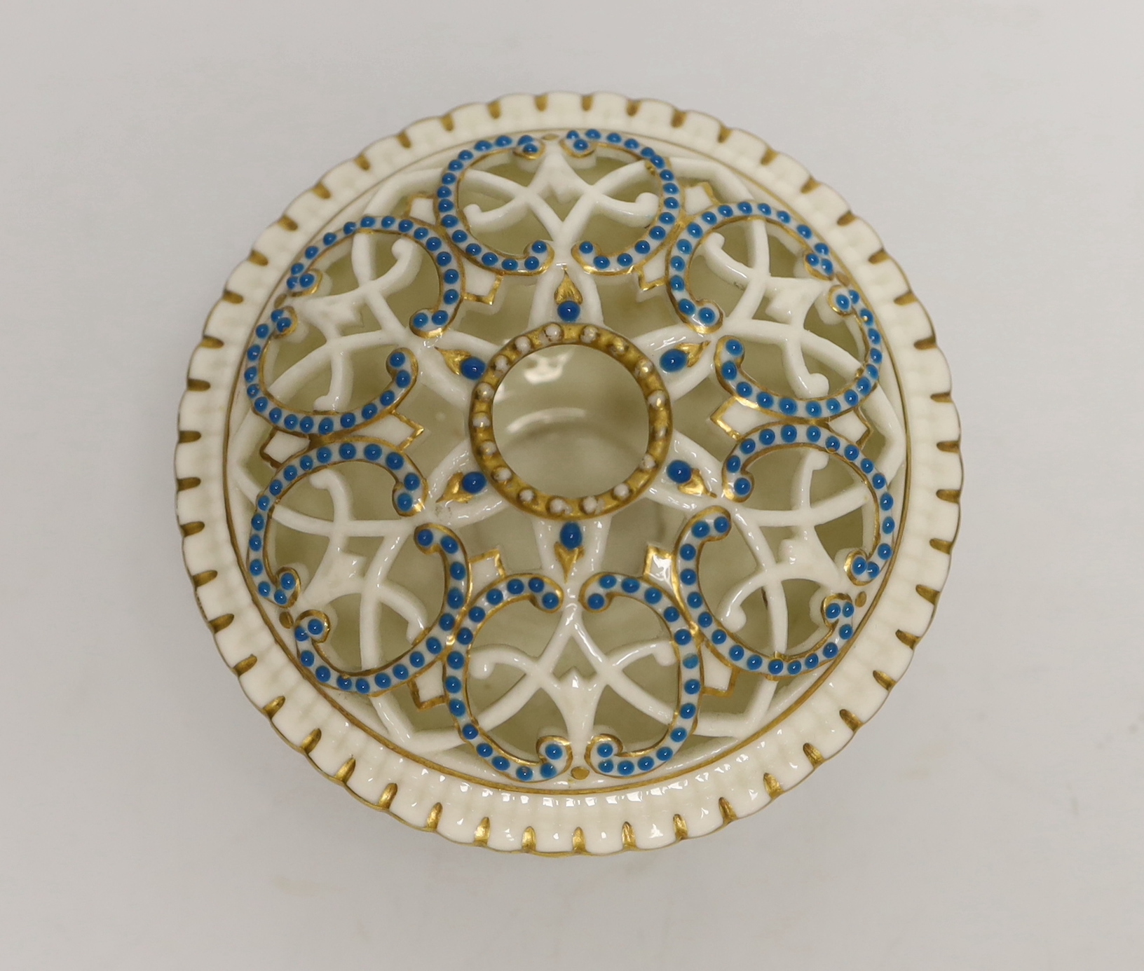A Graingers Worcester pot pourri, 6cm tall